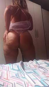Becca Marques camgirl @beccasex masturbando seu bucetão grande