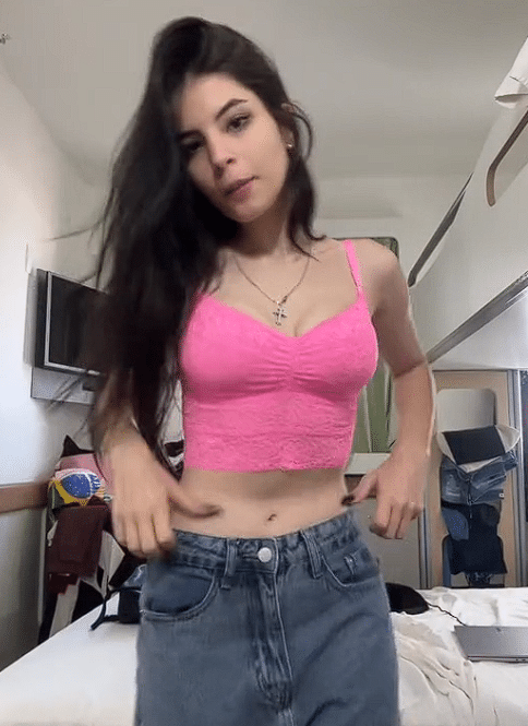 Julia Bates nua bucetinha Julia Bates nua bucetinha