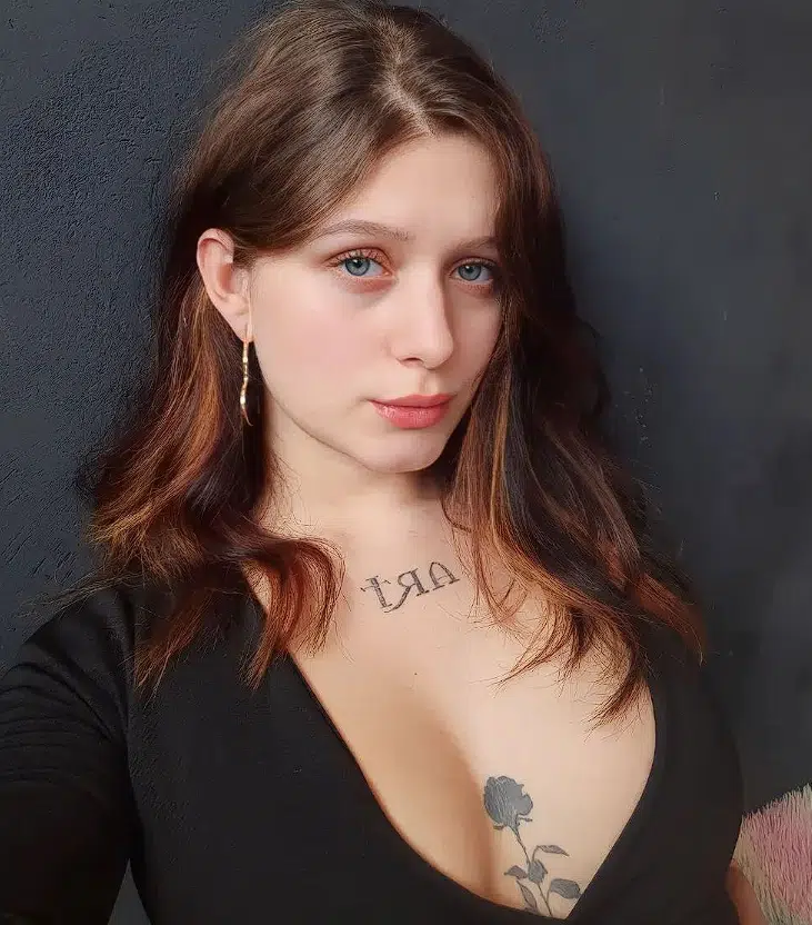 Manuzita Manuela Vieira dando o cuzinho gostoso