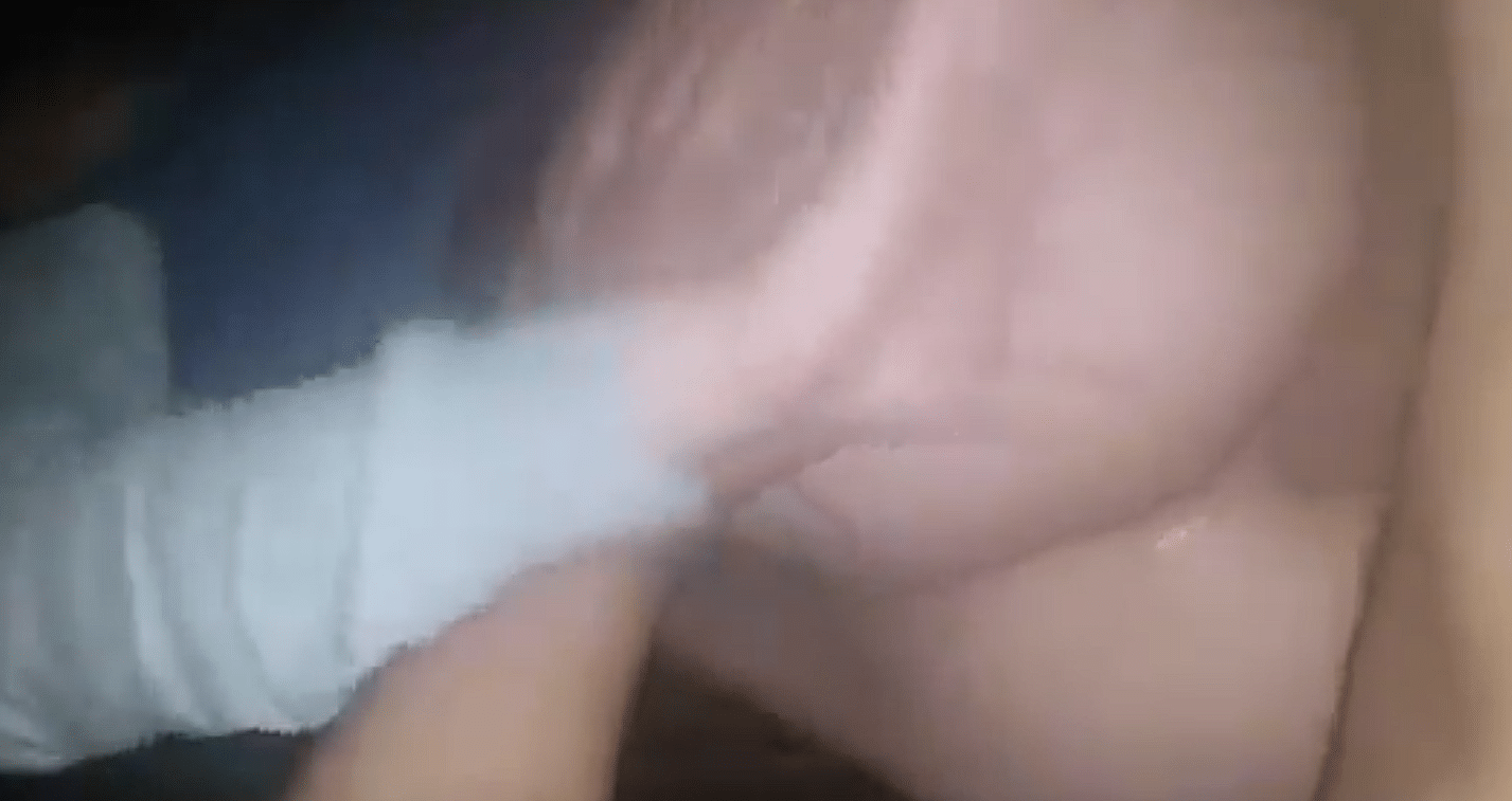 Gravou comendo cuzinho da putinha e ela não gostou