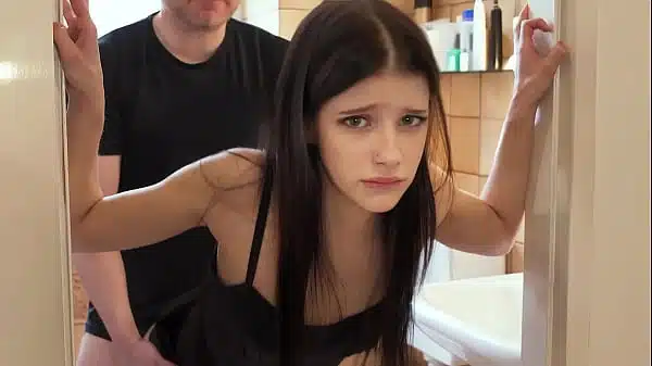 Novinha do tiktok caiu na net fazendo incesto com primo
