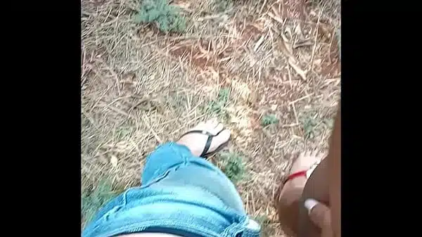 Sexo no mato com prima moreninha dando com vontade