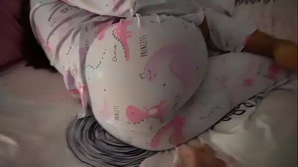 Morena linda fazendo amor com seu primo dotado