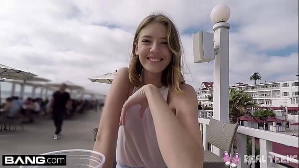Xvisios prima loirinha dando sua xoxota rosada