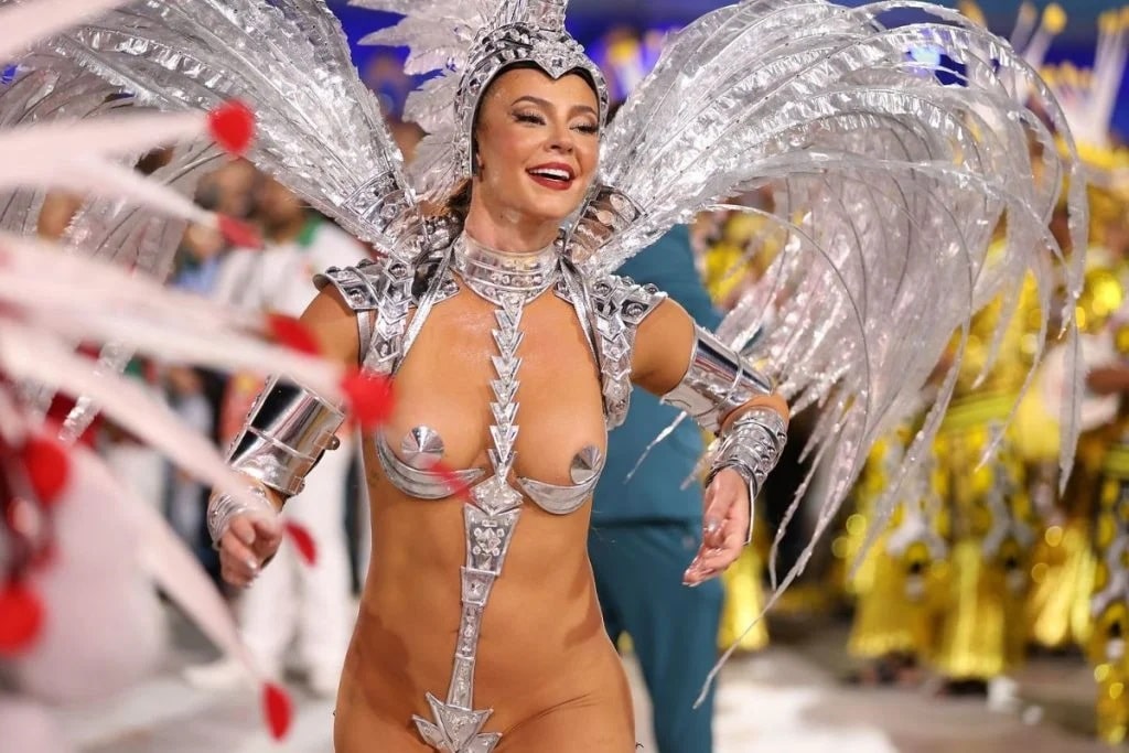 Paola Oliveira